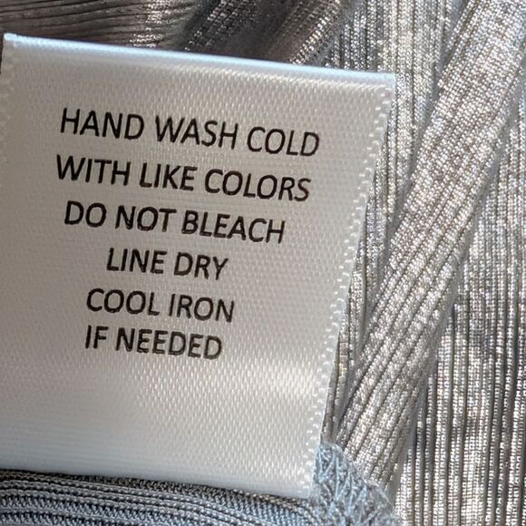 Sami & Jo silver metallic top knotted ruched event plus shine holiday size 2X - Picture 7 of 9